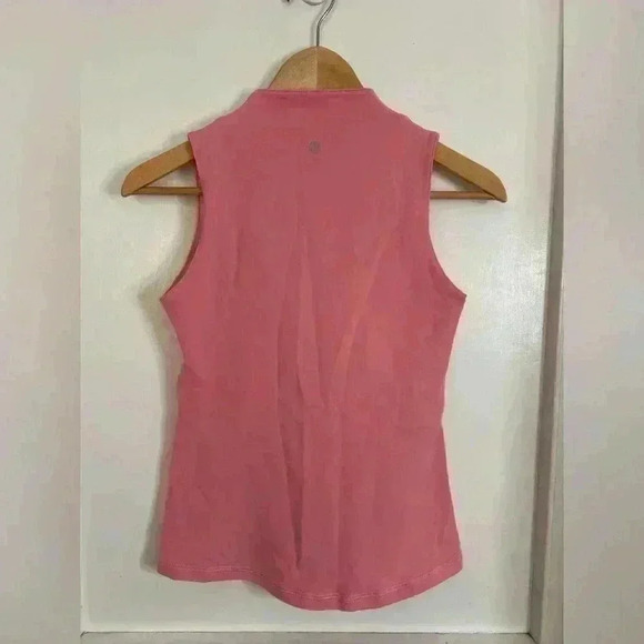 Lululemon Surpus V neck Athletic Top with Built in  Bra Size 2 - Picture 6 of 8